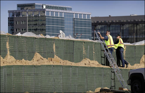 Gabion partition fencing filled with sand